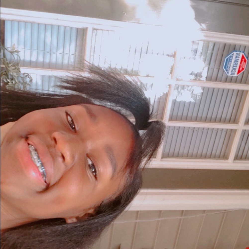 Meet your Posher, Shania